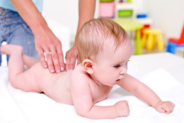 Manfaat Pijat Bayi