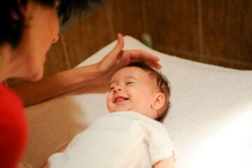 Cara Pijat Bayi yang Baik Dan Benar